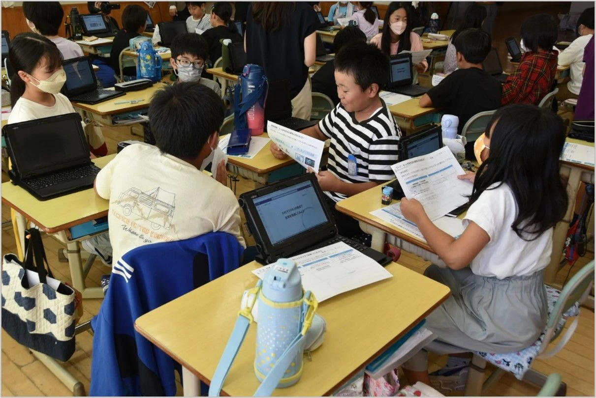 DX人材の育成に向けた山梨県内児童・生徒向けDXマインド醸成授業の実施