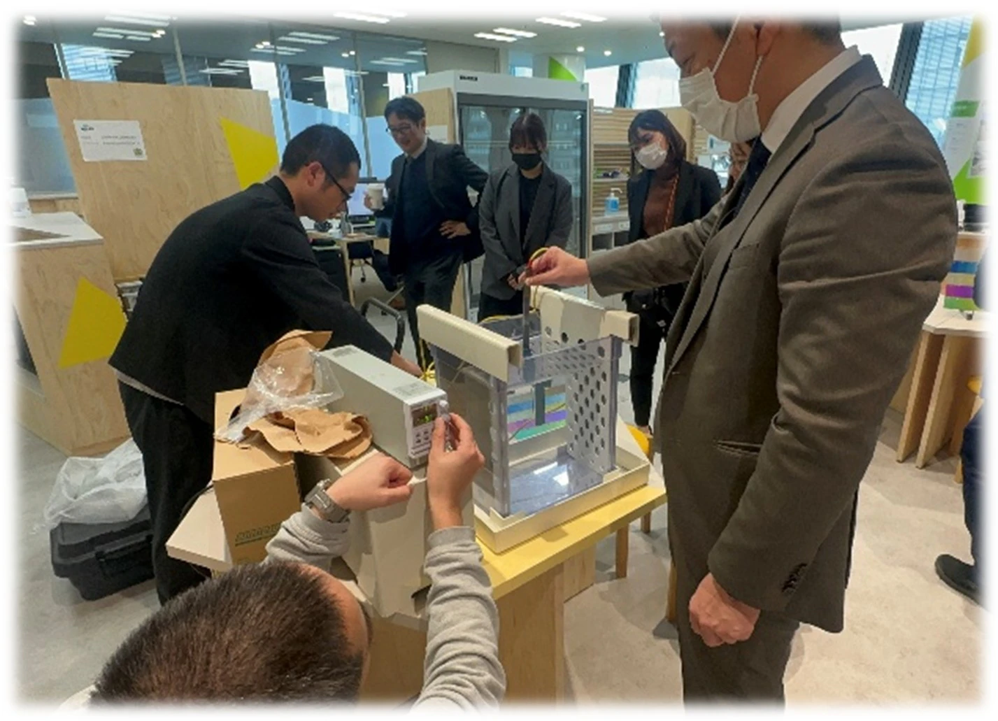 メッキ加工における変色工程の体験